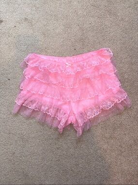 BRAND NEW NEVER WORN Pink Lace Ruffle Women’s Shorts